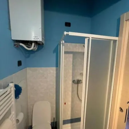 Como Lake Apartment *
